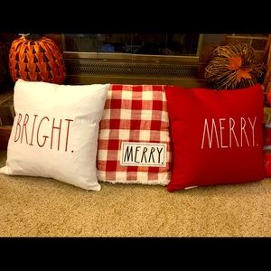 Rae Dunn CHRISTMAS pillows & blanket